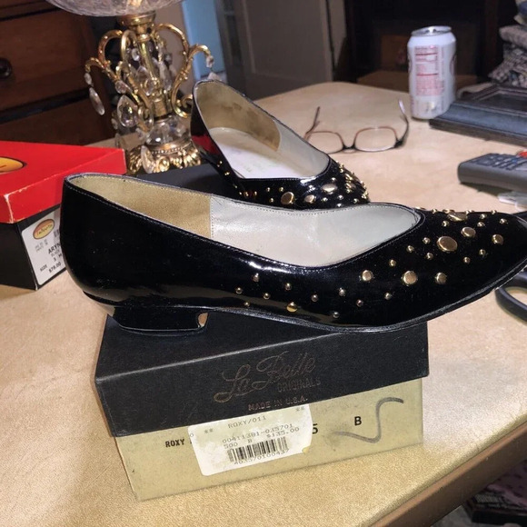 La Belle Original sz 5 B Black Leatherette Gold Accents - Picture 4 of 6